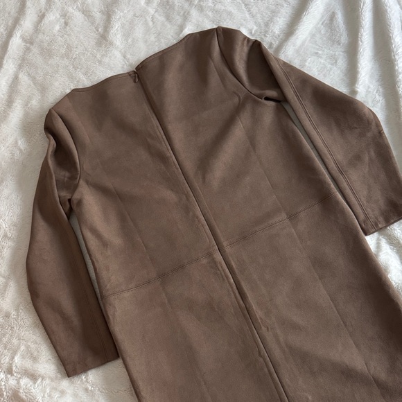 🍑 Ann Taylor Camel ‘Suede’ Dress 🍑 - Picture 5 of 13